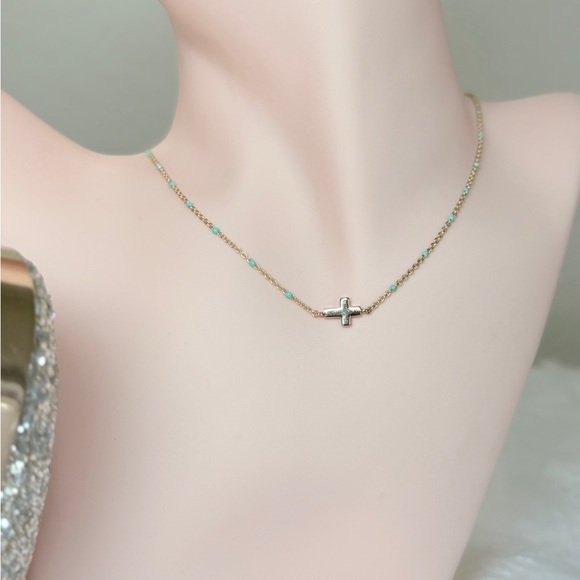 ⚜️ Gold and Turquoise Beaded Necklace - Picture 5 of 7